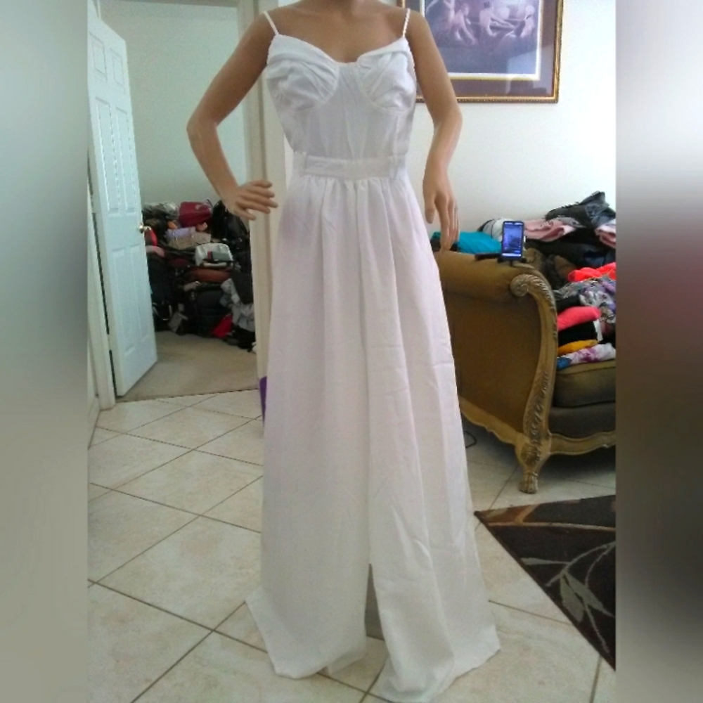 BNWT Elegant White JUMPSUIT (SUPER WIDE LEGS) BY PRETTY LITTLE THINGS SZ.12 PKTS